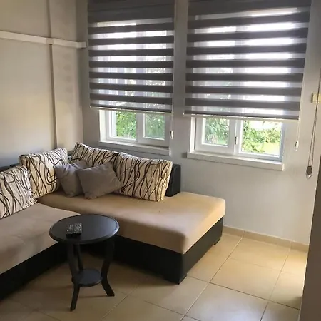 Erol Green Apart 아파트 시데
